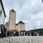 Große Gruppe, große Burg